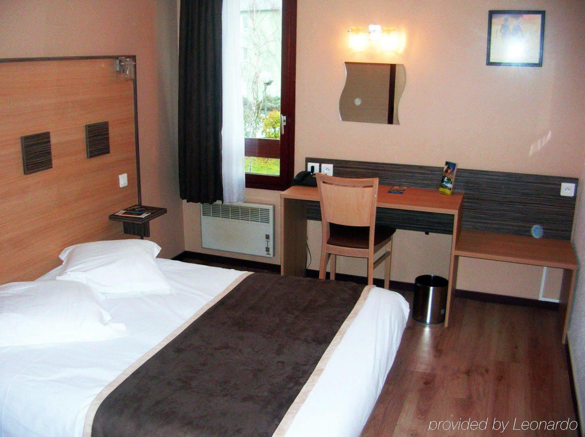 Atoll Hotel Logis Angers, Бокузе Экстерьер фото