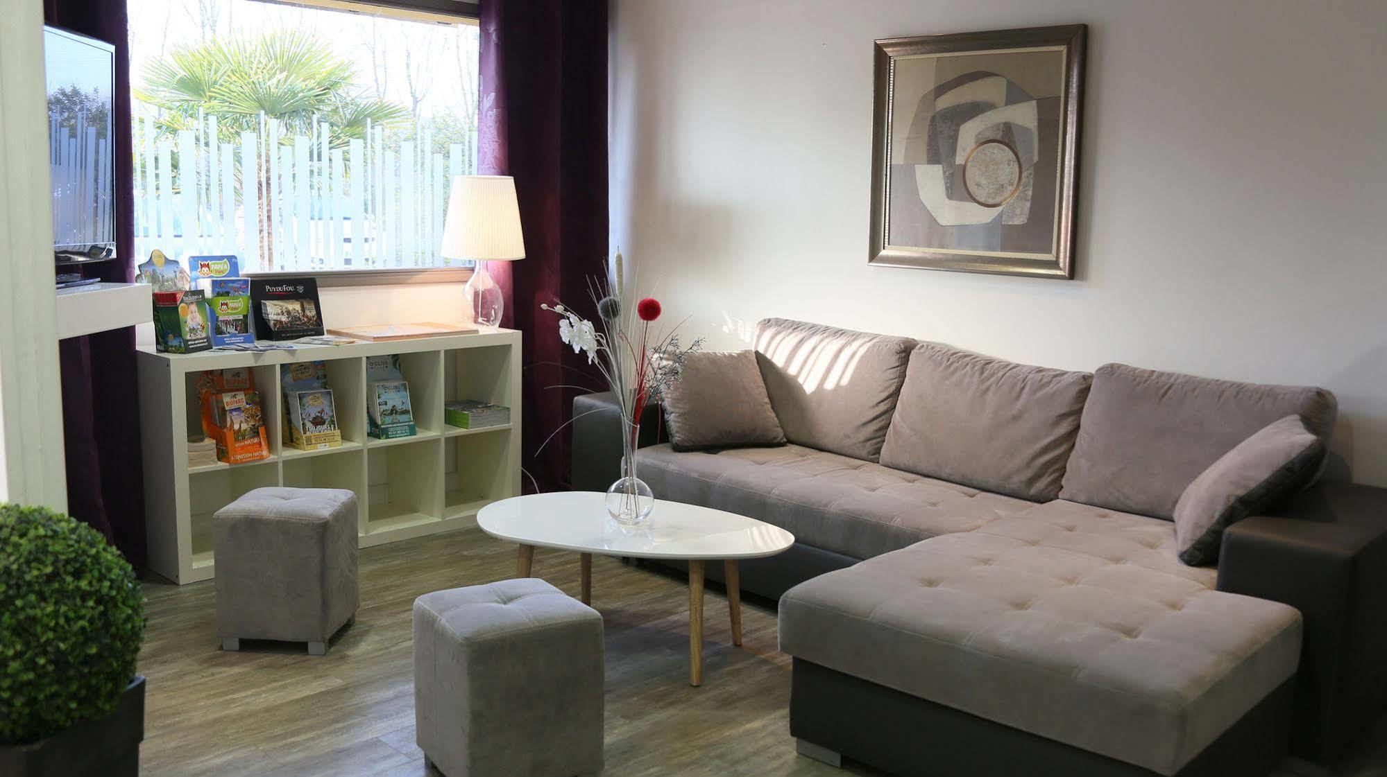 Atoll Hotel Logis Angers, Бокузе Экстерьер фото